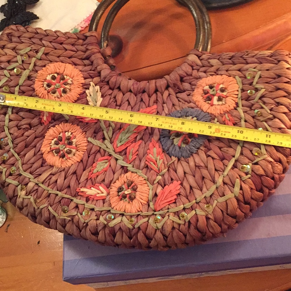 Relativity Straw Purse - Picture 8 of 8